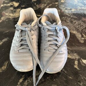 Nike Kids Soccer Cleats in Light Gray